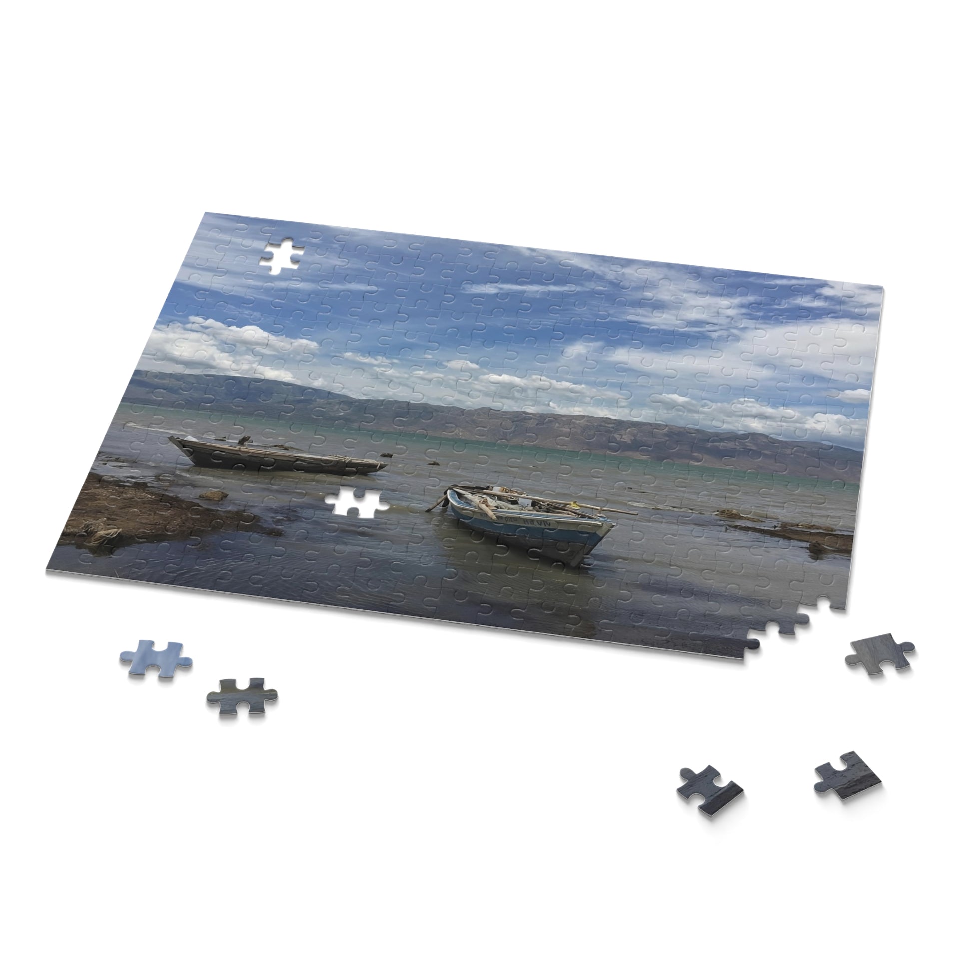 252 pieces make this puzzle a great activity for all ages and encourages important conversations with those you love. 